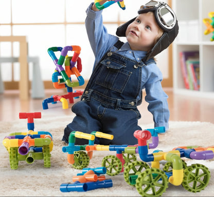 jeuxvdevconstruction garçon fait voler avion