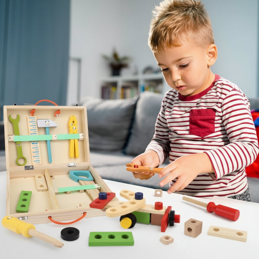 jeux de construction garçon qui joue