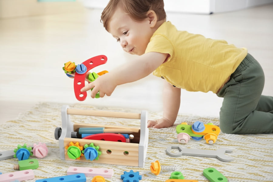 joue construction petit garçon