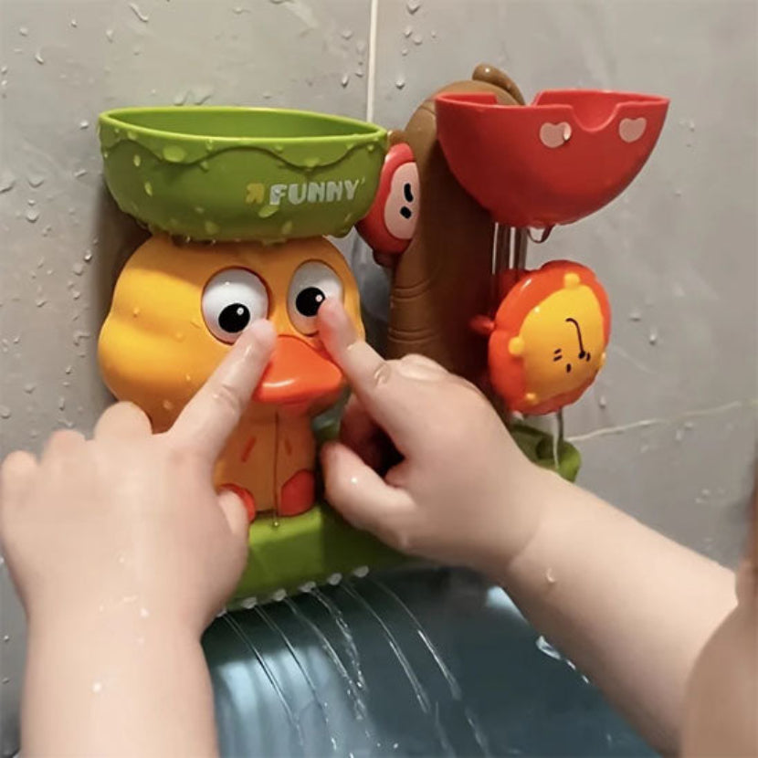 jouet baignoire bébé touche oeil