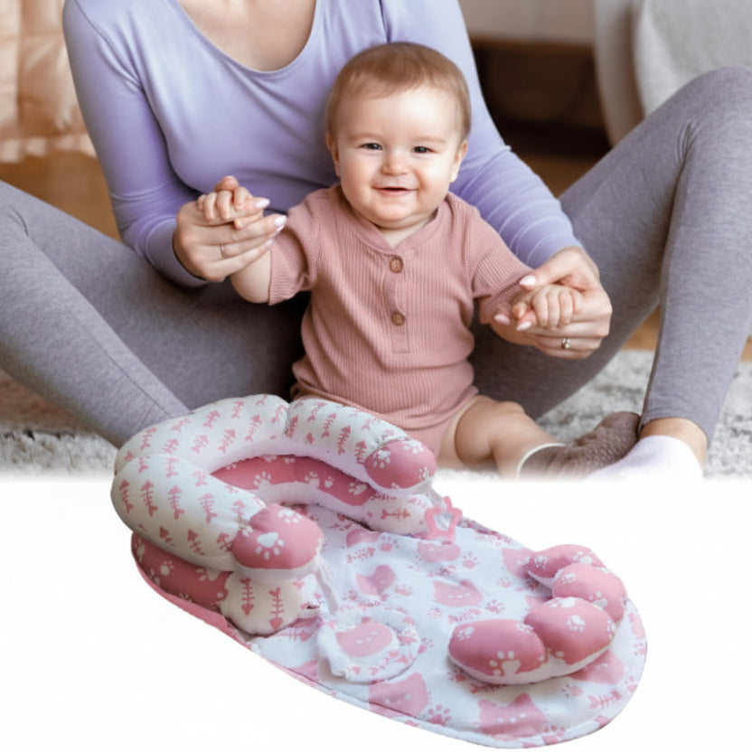 tapis éveil bébé rose garçonnet assis